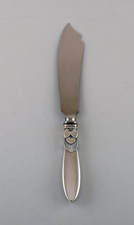 Georg Jensen "Kaktus" kagekniv i sterlingsølv og rustfrit stål. Dateret 1945-51.
