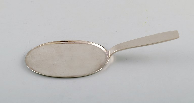 Evald Nielsen number 36 art deco serving spade in sterling silver. 1930