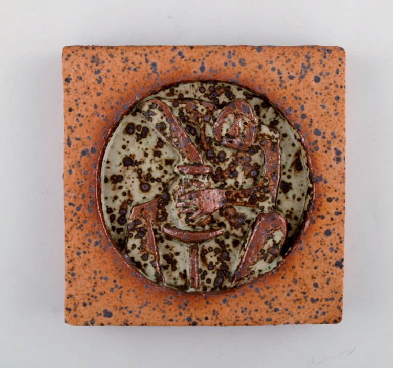 Rolf Palm (1930-2018) Sweden. Wall plaque in glazed stoneware decorated with 
working ceramist. 1970