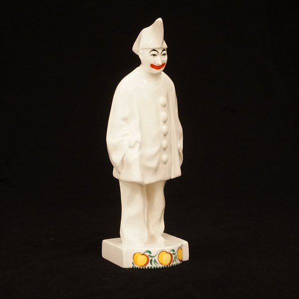 Royal Copenhagen / Alumina: Figur af fajance i form af Pjerrot. H: 22cm