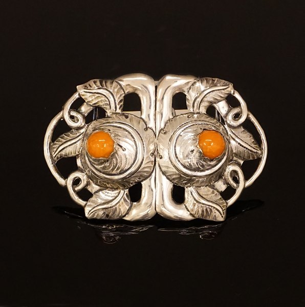 Jugendstil Schliesse aus Silber mit Bernstein. Grösse: 9x6cm