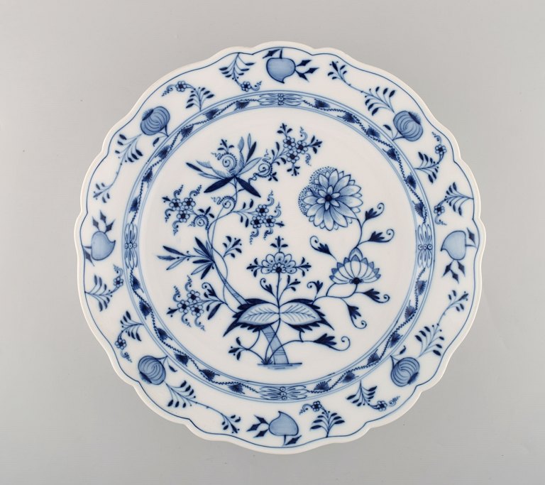 Stor antik Meissen "Løgmønstret" skål / fad i håndmalet porcelæn. Tidligt 
1900-tallet.
