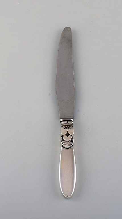 Georg Jensen "Kaktus" middagskniv i sterlingsølv og rustfrit stål.  
