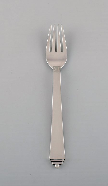Georg Jensen Pyramid dinner fork in sterling silver. Dated 1933-44.
