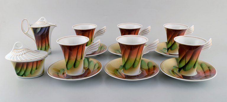Paul Wunderlich for Rosenthal. Seks Mythos kaffekopper med underkop samt 
sukkerskål og flødekande i porcelæn. 1980/90