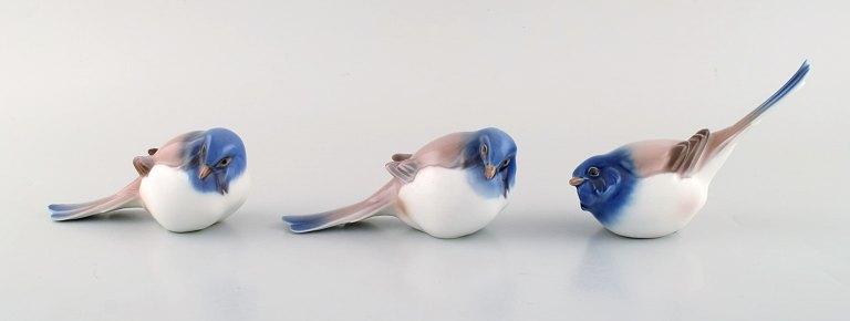 Tre Royal Copenhagen porcelænsfigurer. Fugle. Optimisten og pessimisten. 
