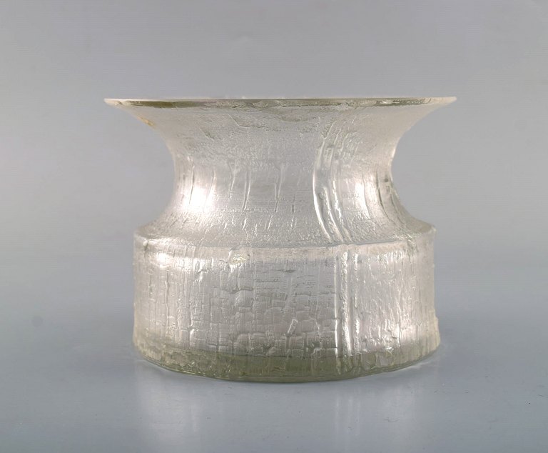 Timo Sarpaneva for Iittala. Vase in art glass. 1960 / 70