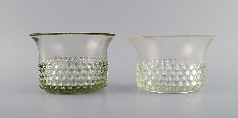 Saara Hopea for Nuutajärvi. To skåle i kunstglas. Knoppet design. 1960/70