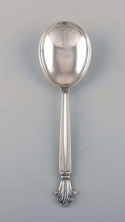 Johan Rohde for Georg Jensen. Early Acanthus serving spoon in sterling silver. 
Dated 1933-44.

