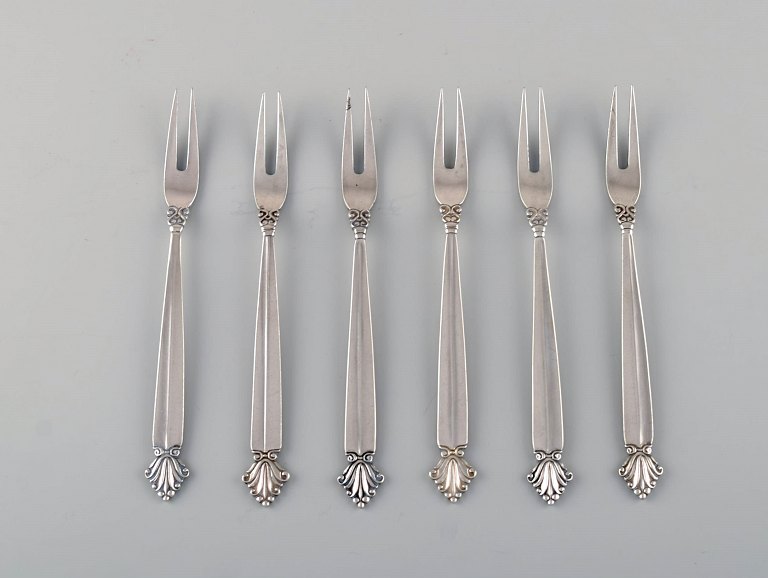 Johan Rohde for Georg Jensen. Six early Acanthus cold meat forks in sterling 
silver. 1920s.
