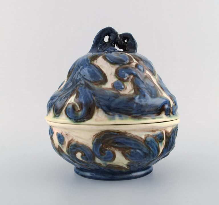 Svend Hammershøi for Kähler, Denmark. Large rare art nouveau lidded jar in 
glazed ceramics. Museum quality. Ca. 1910.
