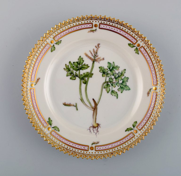 Royal Copenhagen Flora Danica side plate in hand-painted porcelain with flowers 
and gold decoration. Model number 20/3552.
