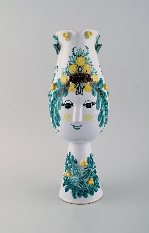 Bjørn Wiinblad (1918-2006), Denmark. Unique vase with handle in glazed ceramics 
shaped as a woman. Model K6. Dated 1978.
