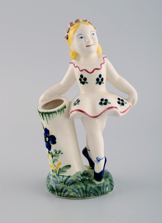 Sjælden Aluminia Børnehjælpsfigur. Ballerina. Dateret 1952.