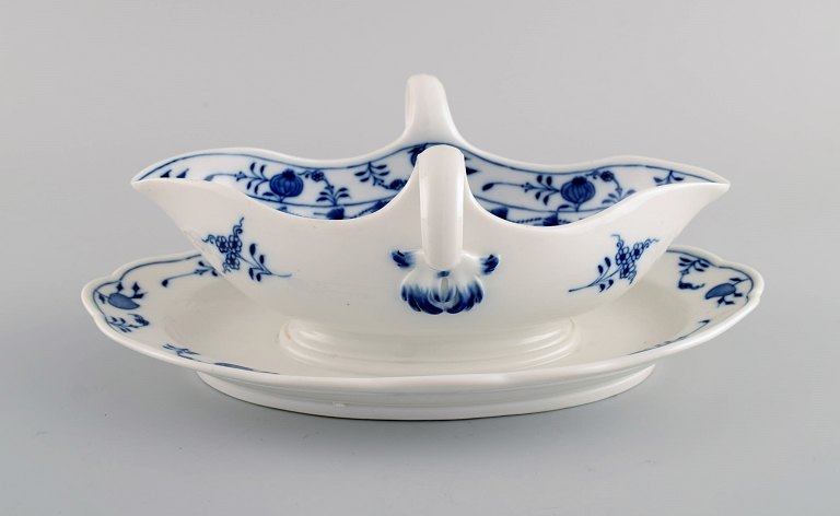 Antik Meissen "Løgmønstret" sovsekande i håndmalet porcelæn. Tidligt 
1900-tallet.
