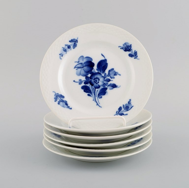 Six Royal Copenhagen Blue flower Braided cake plates. Model number 10/8092. 
1940s.
