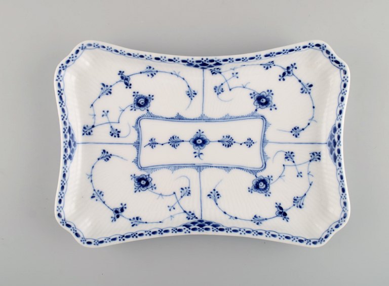 Royal Copenhagen Blue Fluted Plain dish. Model number 1/716. Early 20th century.
