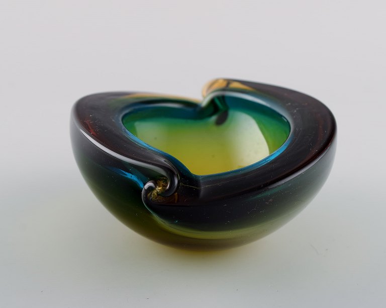 Murano bowl in blue-green and yellow mouth blown art glass. Italian design, 
1960s.

