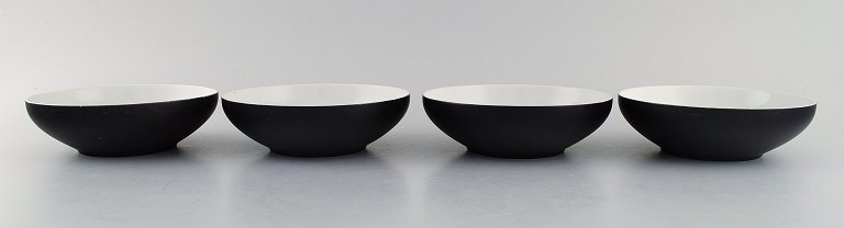 Kenji Fujita for Tackett Associates. Four bowls in porcelain. Dated 1953-56.
