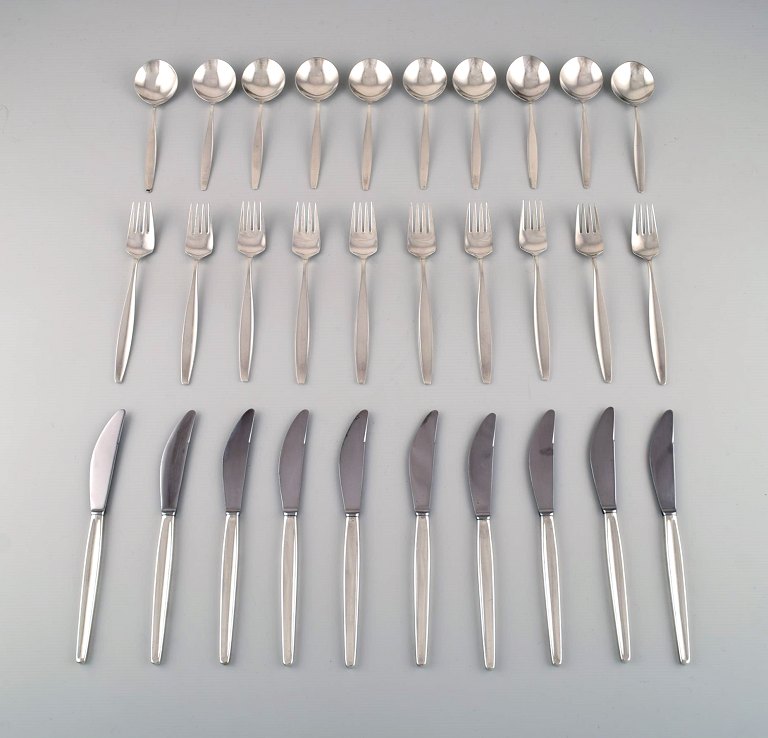 Complete Georg Jensen Cypress lunch service in sterling silver for ten people.
