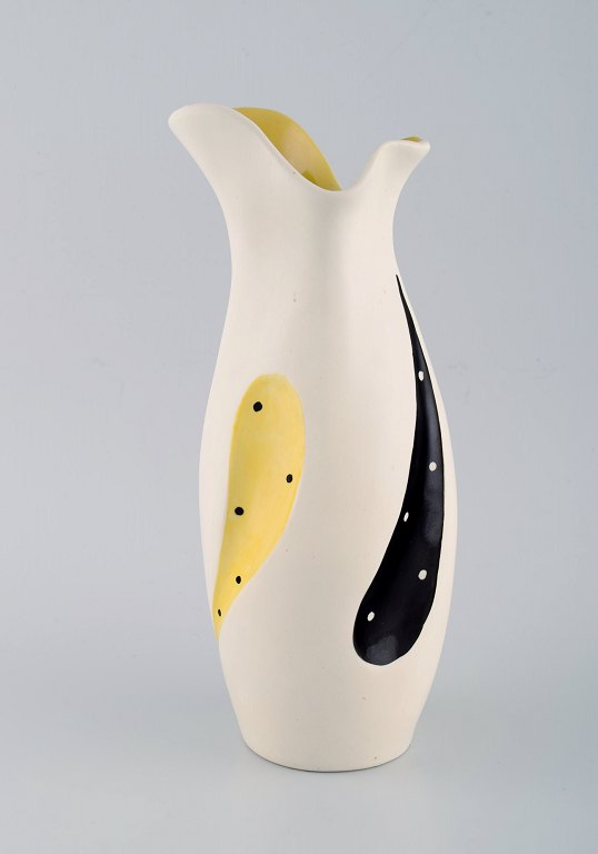Burleigh Ware, England. Vase in glazed ceramics. Modernist design, mid 20th 
century.
