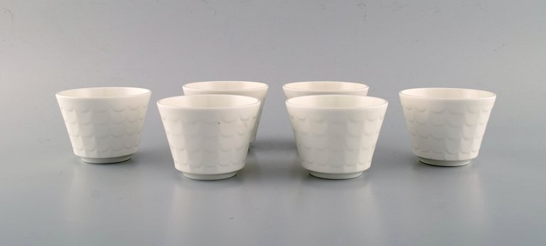 Wilhelm Kåge for Gustavsberg. Seks urtepotteskjulere i porcelæn. Svensk design, 
1960