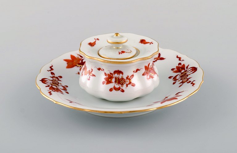 Antik Meissen Rød Drage blækhus på underskål i håndmalet porcelæn. Sent 
1800-tallet.
