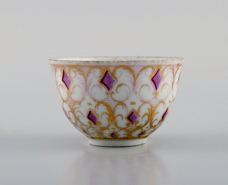 Antique Meissen cup in hand-painted porcelain with purple and gold. Marcolini 
period 1774-1814. Museum quality.
