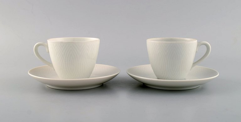 Royal Copenhagen. Salto Stel, Hvidt. To kaffekopper med underkopper. 1960