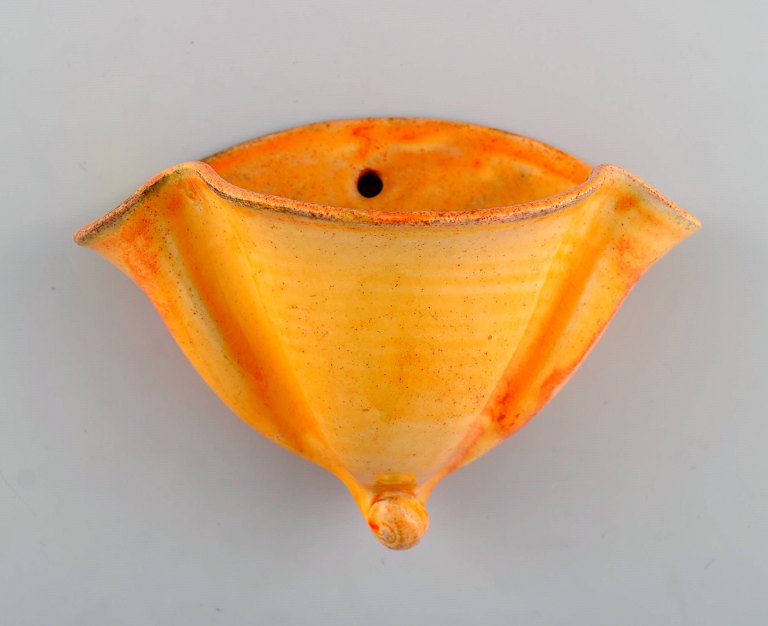 Kähler, Denmark. Flowerpot for wall hanging in glazed stoneware. Beautiful 
yellow uranium glaze. 1930s / 40s.
