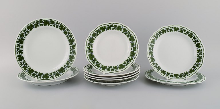 Otte Meissen Green Ivy Vine Leaf tallerkener i håndmalet porcelæn. 1900-tallet.
