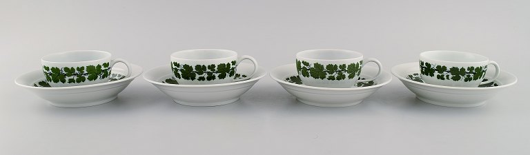 Four Meissen Green Ivy Vine Leaf teacups with saucers in hand-painted porcelain. 
20th century.
