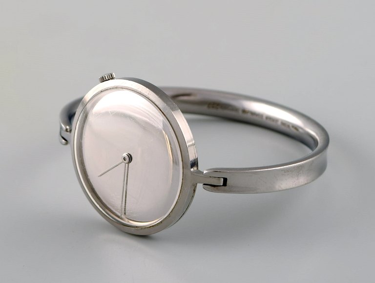 Vivianna Torun Bülow-Hübe for Georg Jensen. Damearmbåndsur af stål. 1970