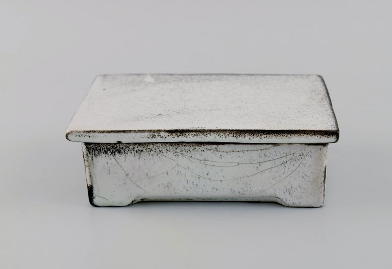 Svend Hammershøi for Kähler, Denmark. Box in glazed stoneware. Beautiful 
gray-black double glaze. 1930s / 40s.
