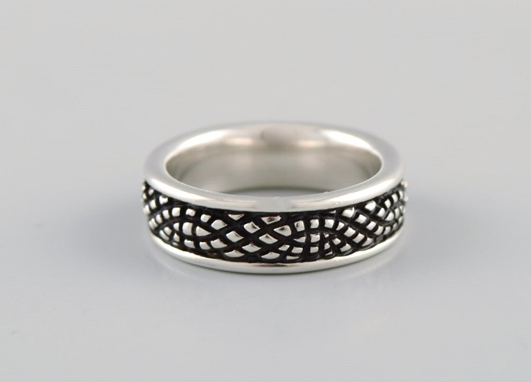 Lene Munthe for Georg Jensen. Ring in sterling silver. Model 426. Late 20th 
Century.
