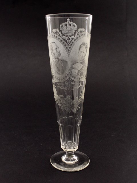 High conical glass