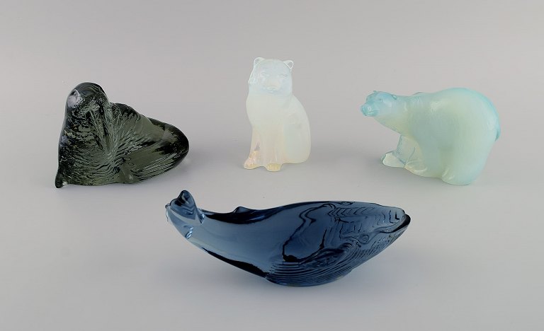 Paul Hoff for Swedish glass. Four figures in art glass. Blue whale, walrus, 
polar bear and snow fox. WWF. 1980s.
