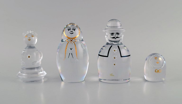 Kosta Boda, Sweden. Four art glass figures with engraved and hand-painted 
decoration. "The family". 1970s.

