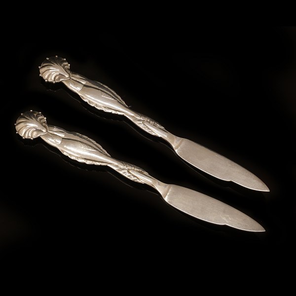 Georg Jensen sterlingsilver cutlery No 55. Two fish knifes. 1933-44. L: 21cm