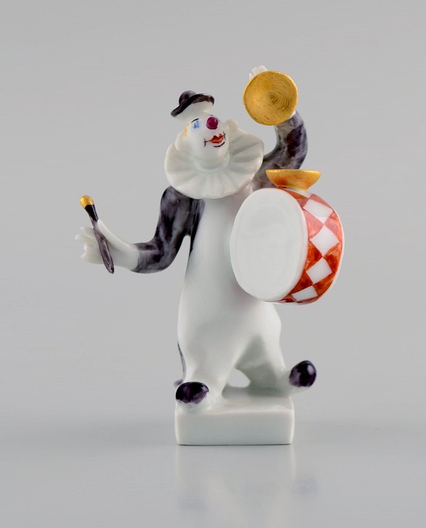 Peter Strang (b.1936) for Meissen. Figure in hand-painted porcelain. Drummer 
from the clown orchestra. Late 20th century.
