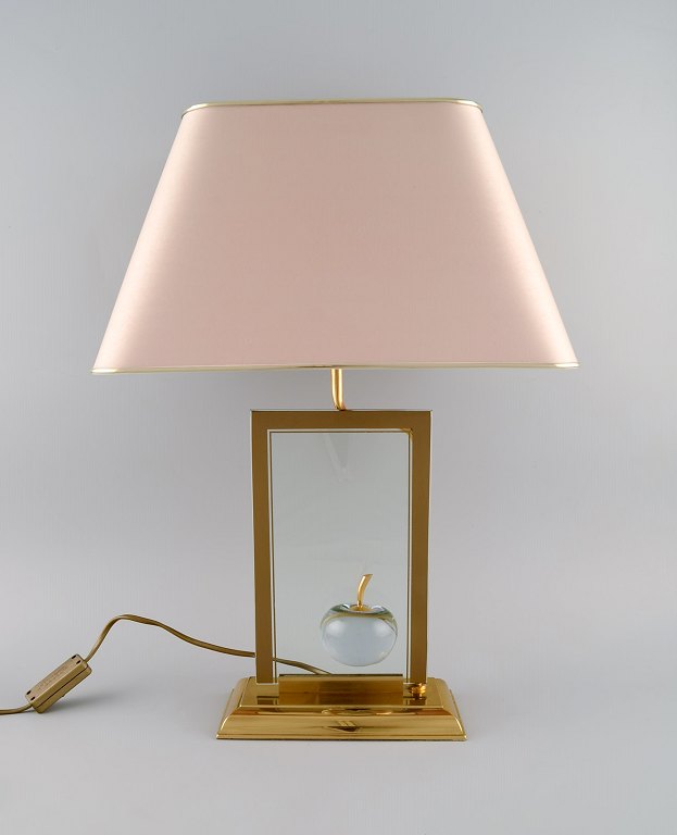 Le Dauphin, France. "La Pomme" table lamp in clear art glass and brass. 1960s / 
70s.
