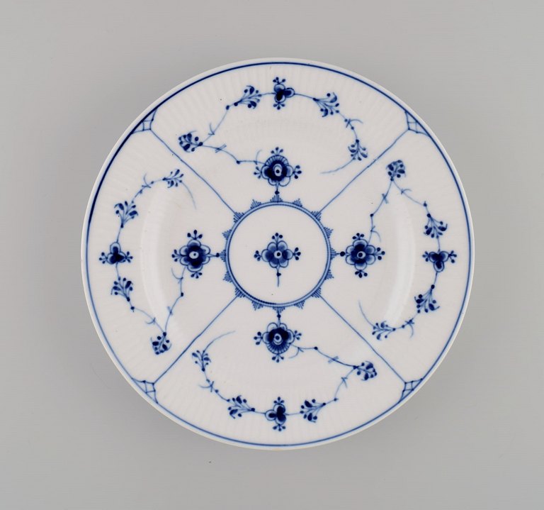 Antique Royal Copenhagen Blue Fluted Plain plate. Model number 1/176. Late 19th 
century.
