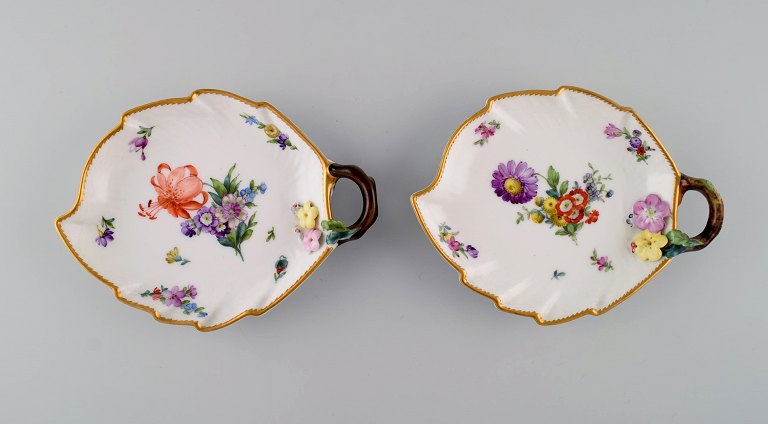 Two Royal Copenhagen Saxon Flower leaf-shaped bowls. Model number 4/1597. Early 
20th century.
