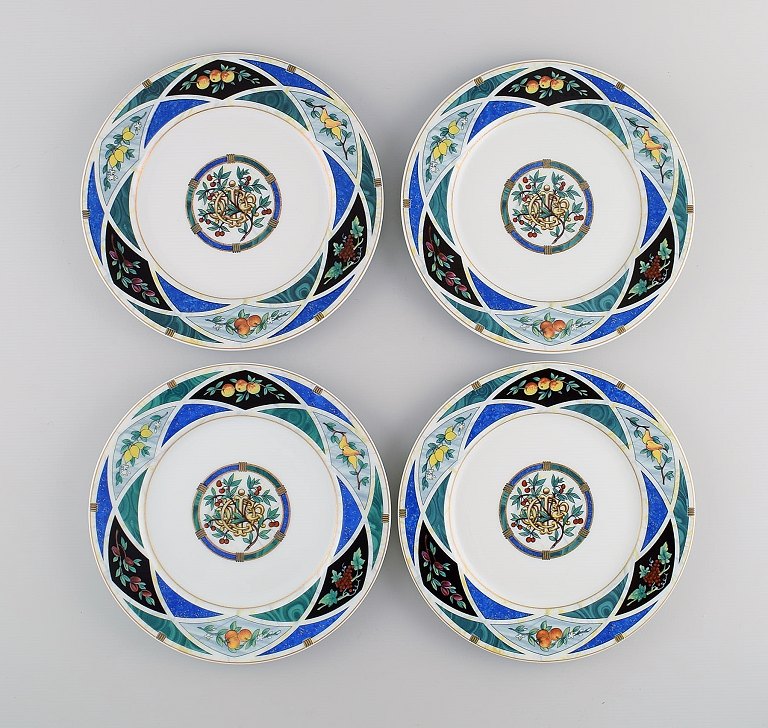 Limoges, Frankrig. Fire Christian Dior "Dioricis" jubilæumstallerkener i 
porcelæn. 1960/70