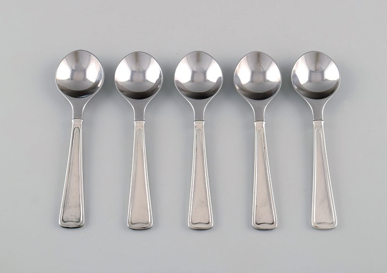 Rare Georg Jensen Koppel cutlery. Five teaspoons in sterling silver and 
stainless steel.
