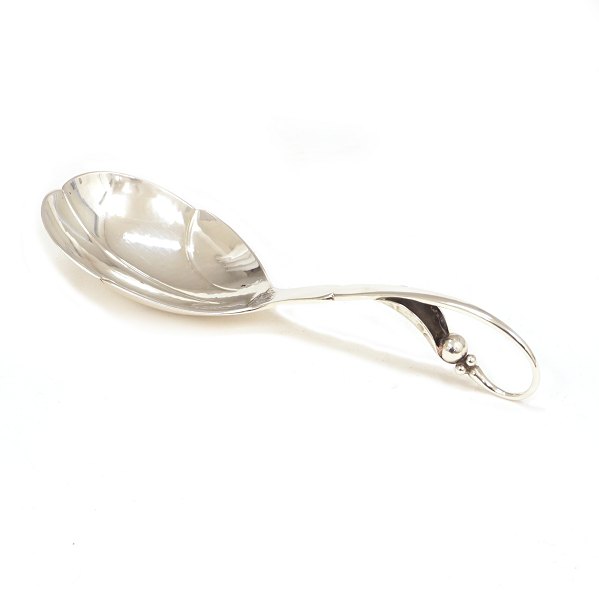 Georg Jensen ornamental serveringsske #21. L: 16,5cm. V: 52gr