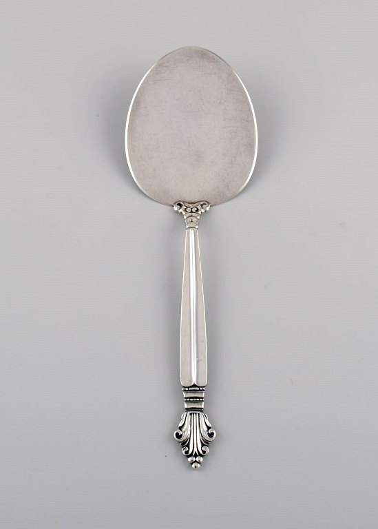 Large Georg Jensen Acanthus serving spade in sterling silver.
