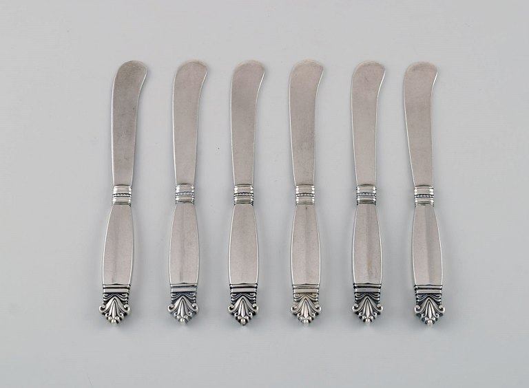 Six Georg Jensen Acanthus butter knives in sterling silver.
