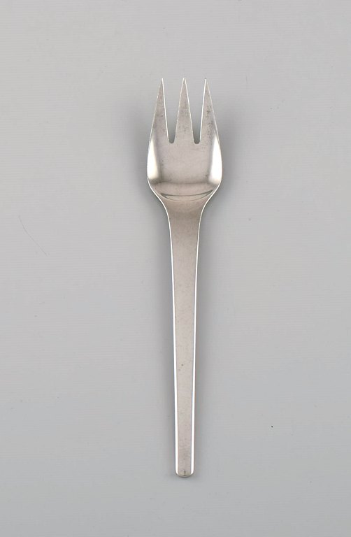 Georg Jensen Caravel fish fork in sterling silver. 9 pcs in stock.
