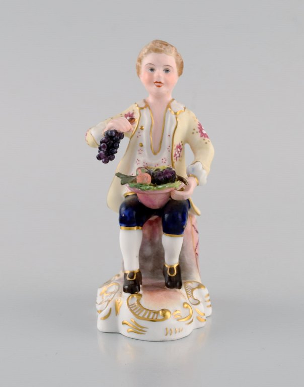 Royal Crown Derby, England. Håndmalet porcelænsfigur. "Fruitseller". 1930